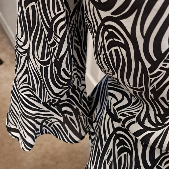 Jones New York 100% Silk Blouse  Size 10 - Picture 4 of 7